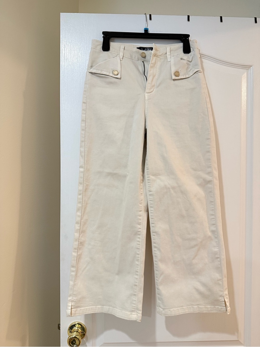 Joseph Ribkoff High-Rise Wide-Leg Jeans in Cream with Button-Flap Pockets